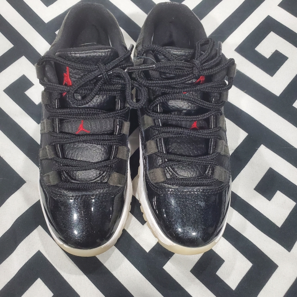 Nike Air Jordan 11 Retro Shoes